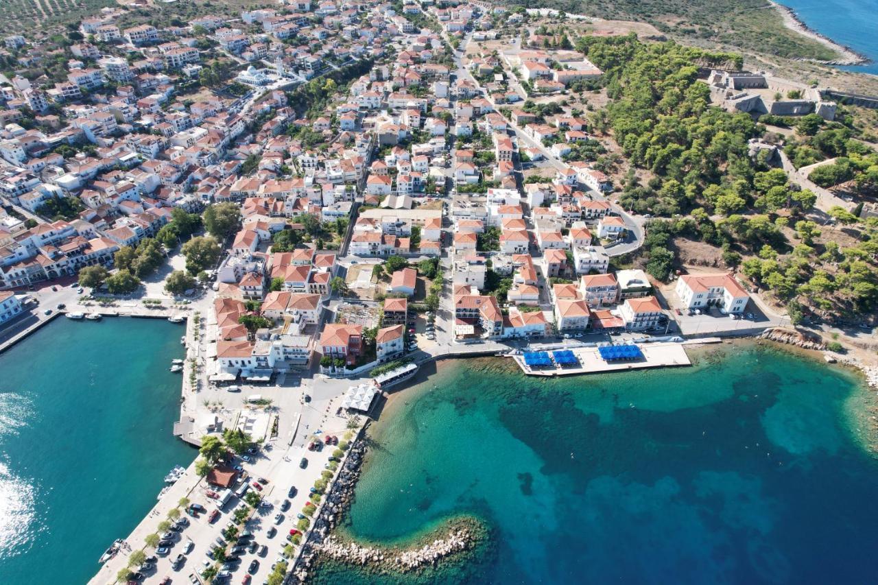Hotel Miramare Pylos Buitenkant foto