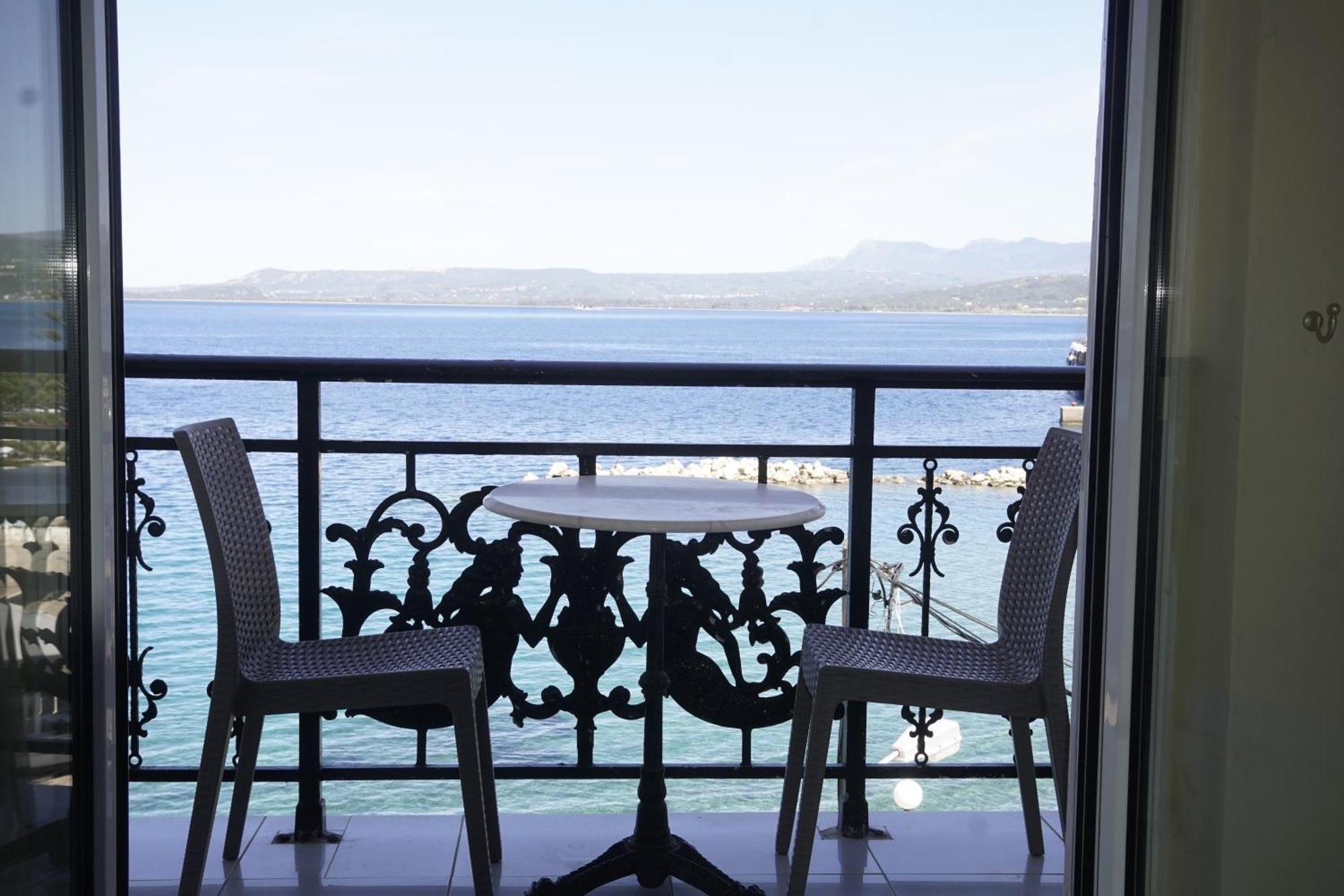 Hotel Miramare Pylos Buitenkant foto