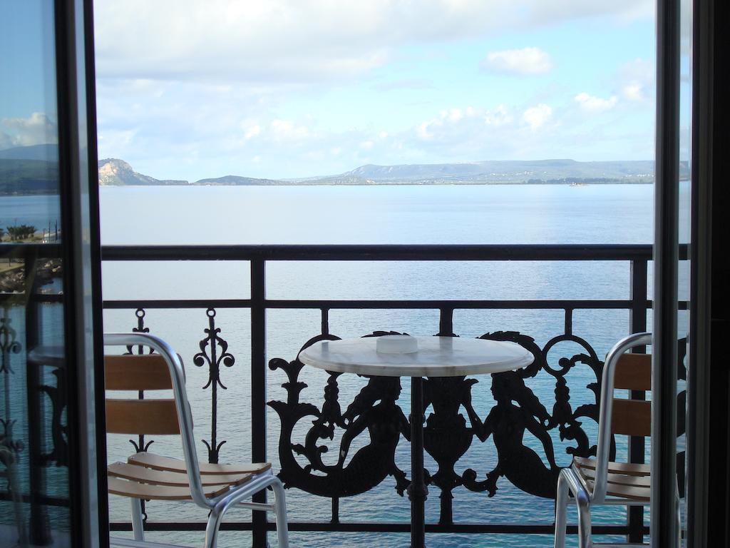 Hotel Miramare Pylos Buitenkant foto