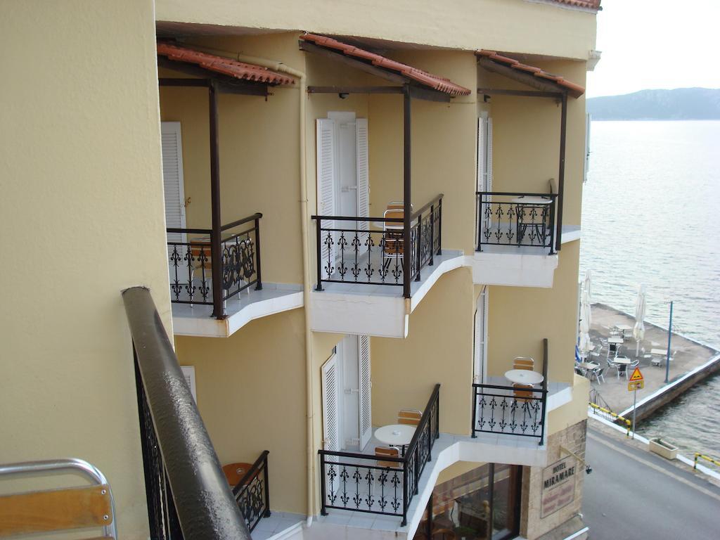 Hotel Miramare Pylos Buitenkant foto