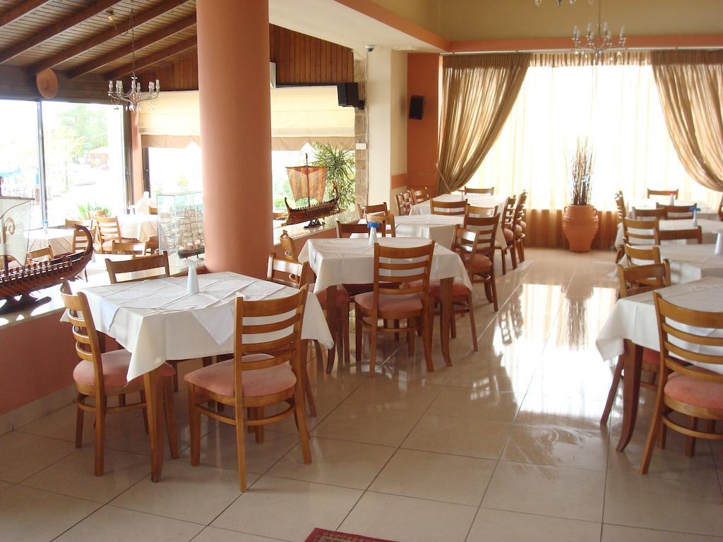 Hotel Miramare Pylos Buitenkant foto