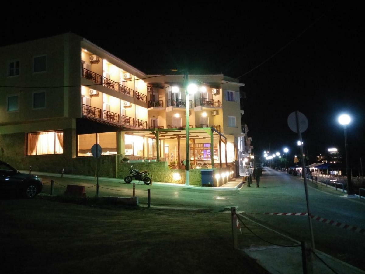Hotel Miramare Pylos Buitenkant foto