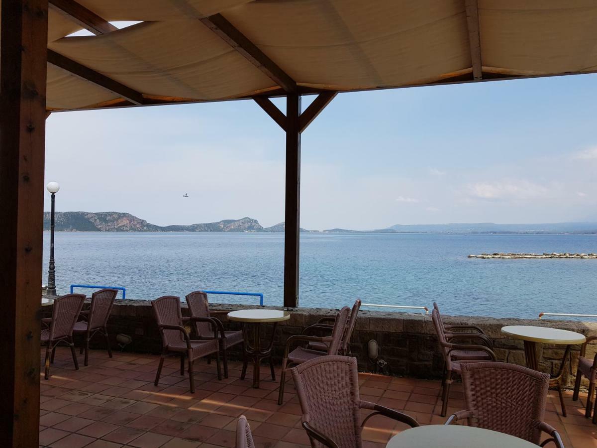 Hotel Miramare Pylos Buitenkant foto