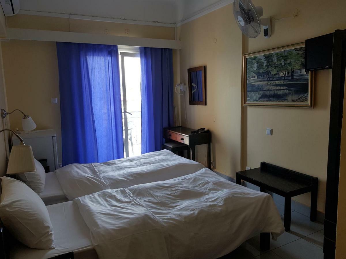 Hotel Miramare Pylos Buitenkant foto