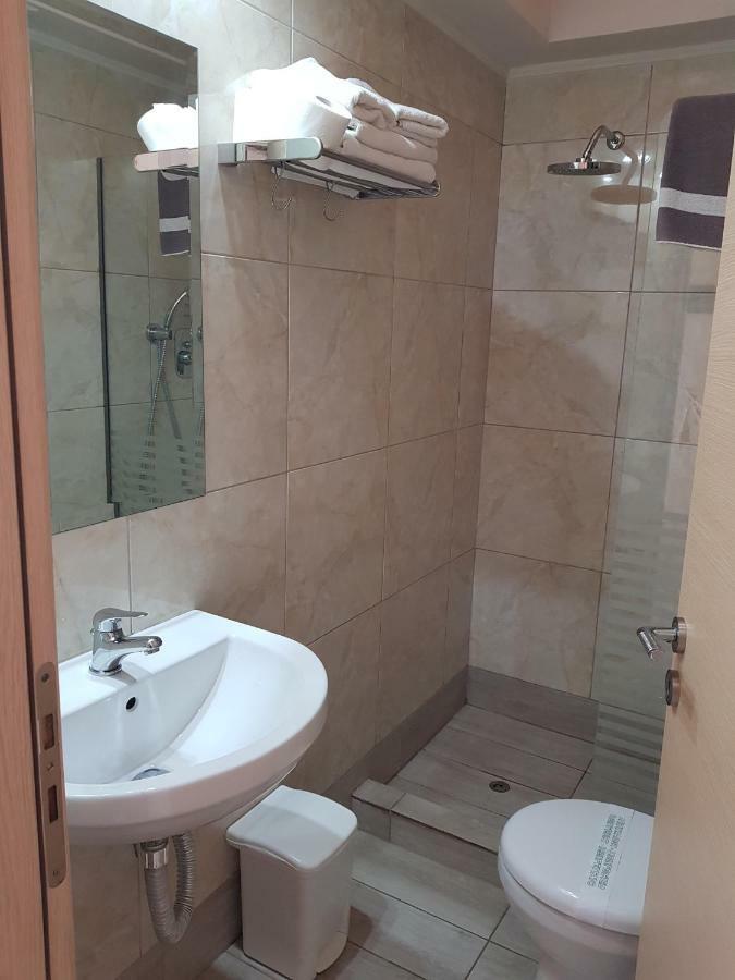 Hotel Miramare Pylos Buitenkant foto