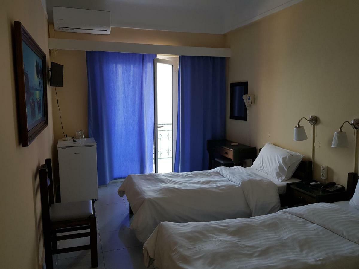 Hotel Miramare Pylos Buitenkant foto