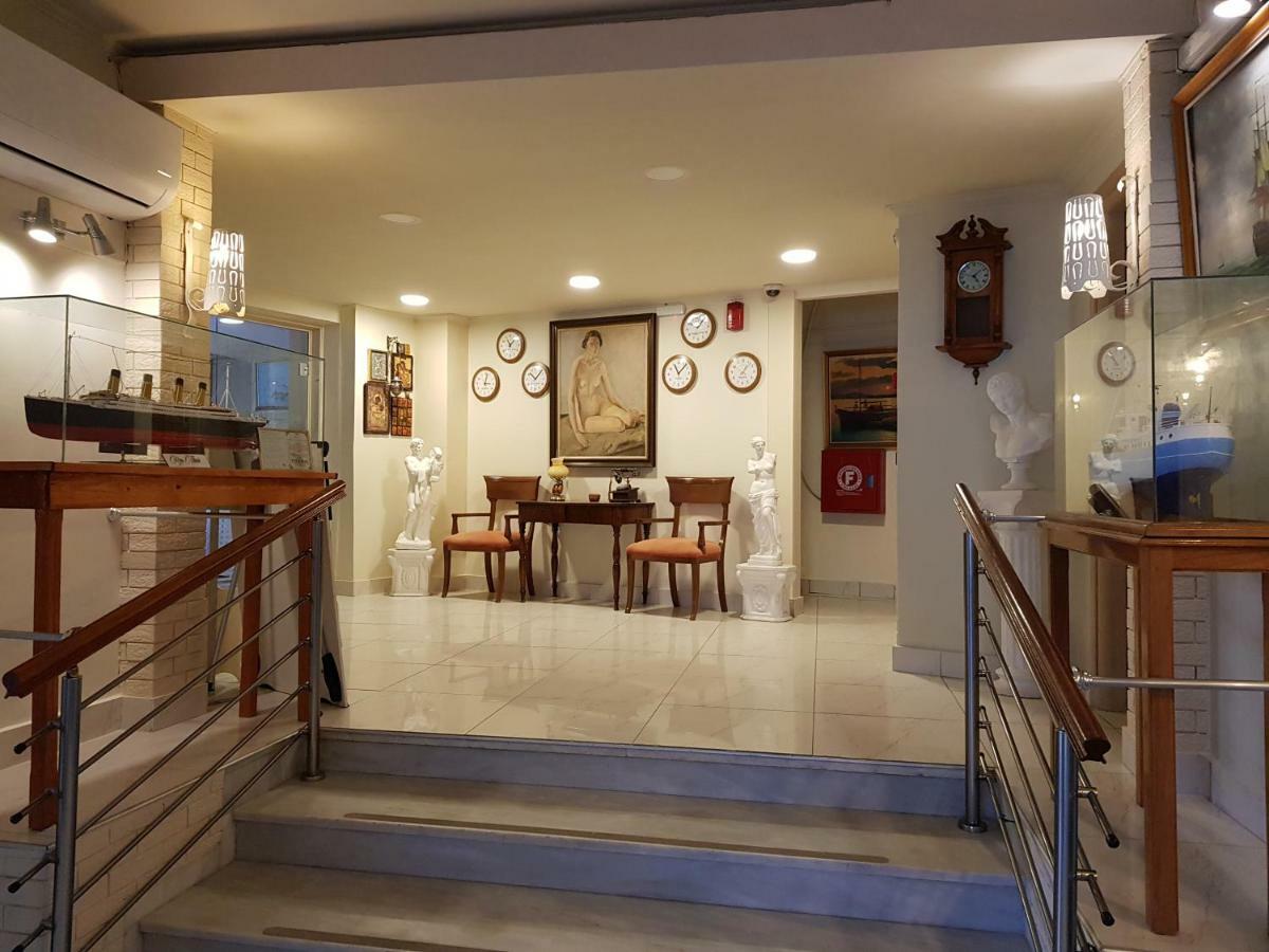 Hotel Miramare Pylos Buitenkant foto