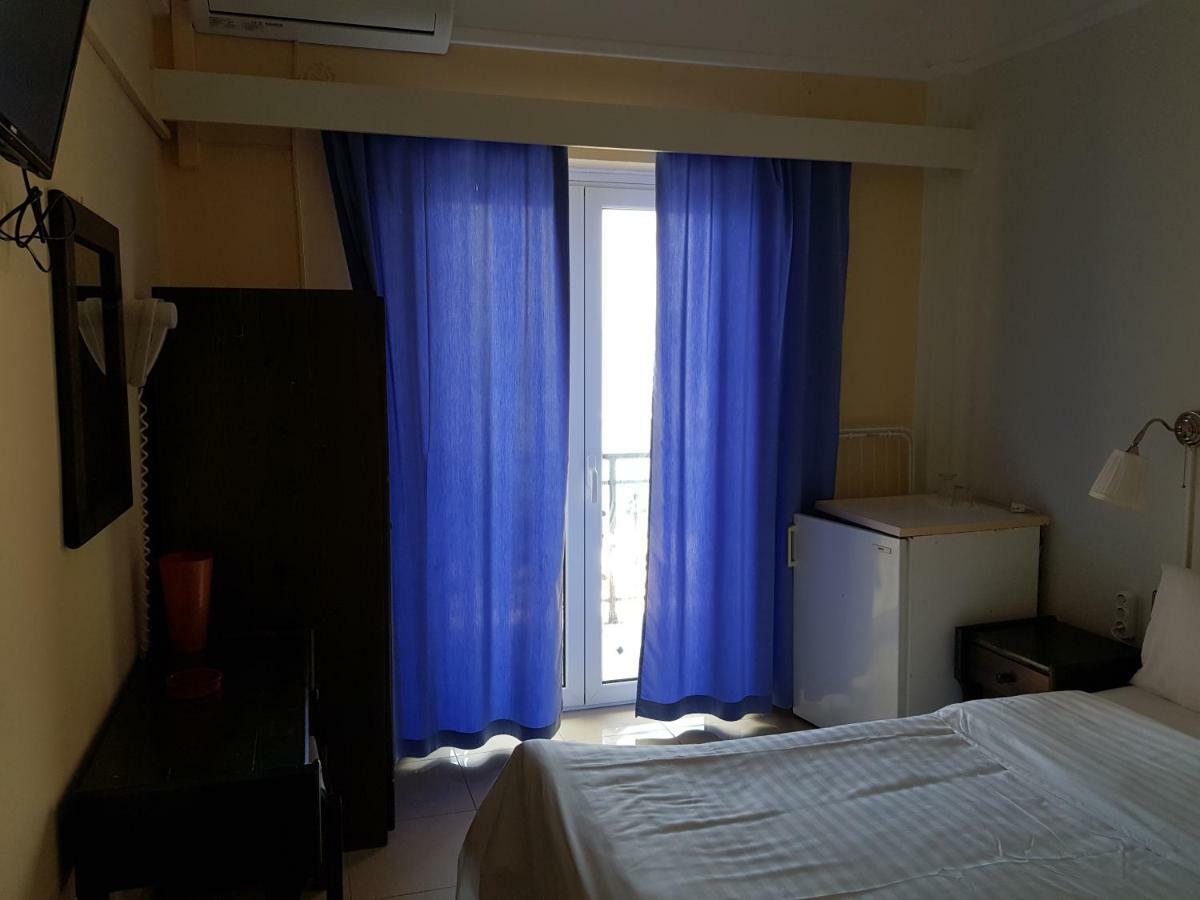 Hotel Miramare Pylos Buitenkant foto