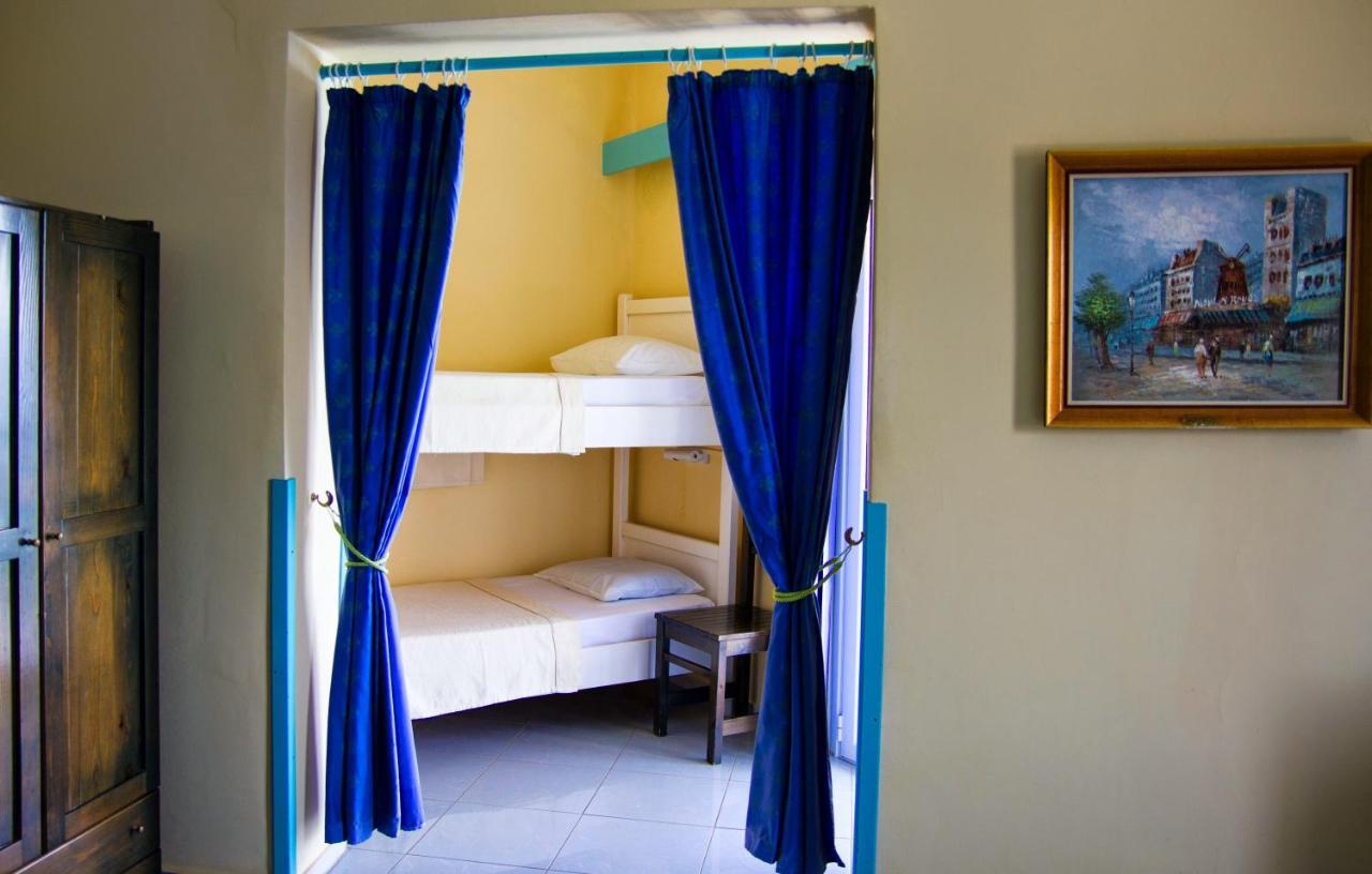 Hotel Miramare Pylos Buitenkant foto