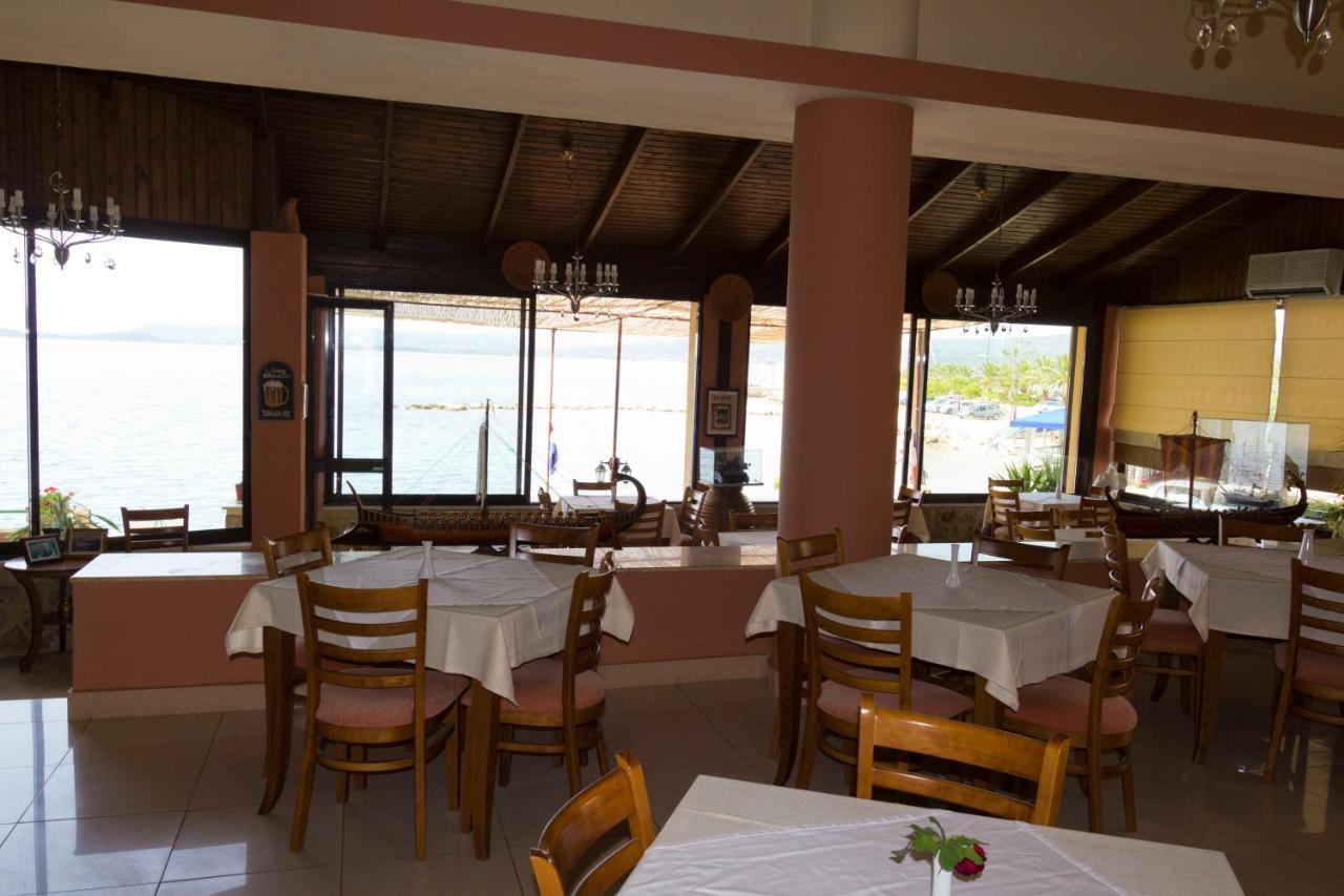 Hotel Miramare Pylos Buitenkant foto