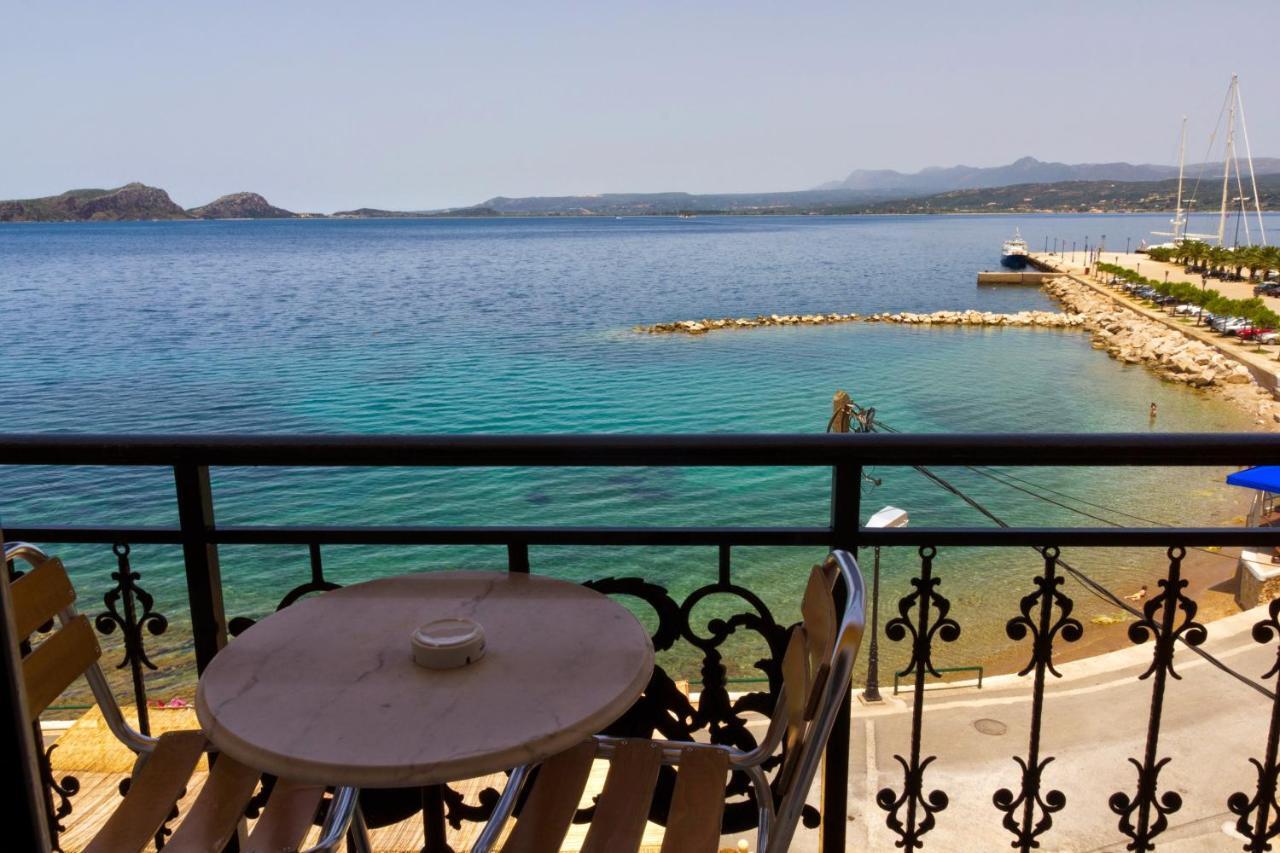 Hotel Miramare Pylos Buitenkant foto